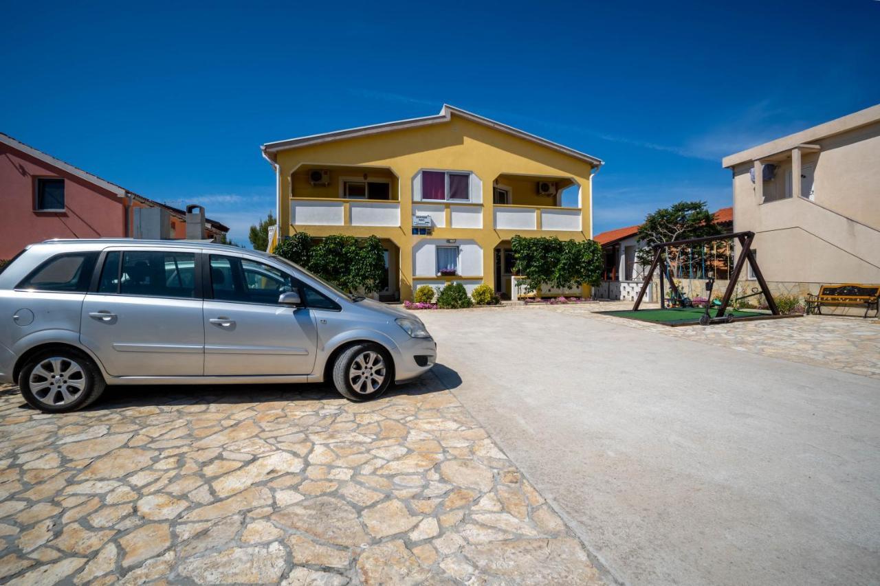 Apartments Pavic Vir Exterior foto