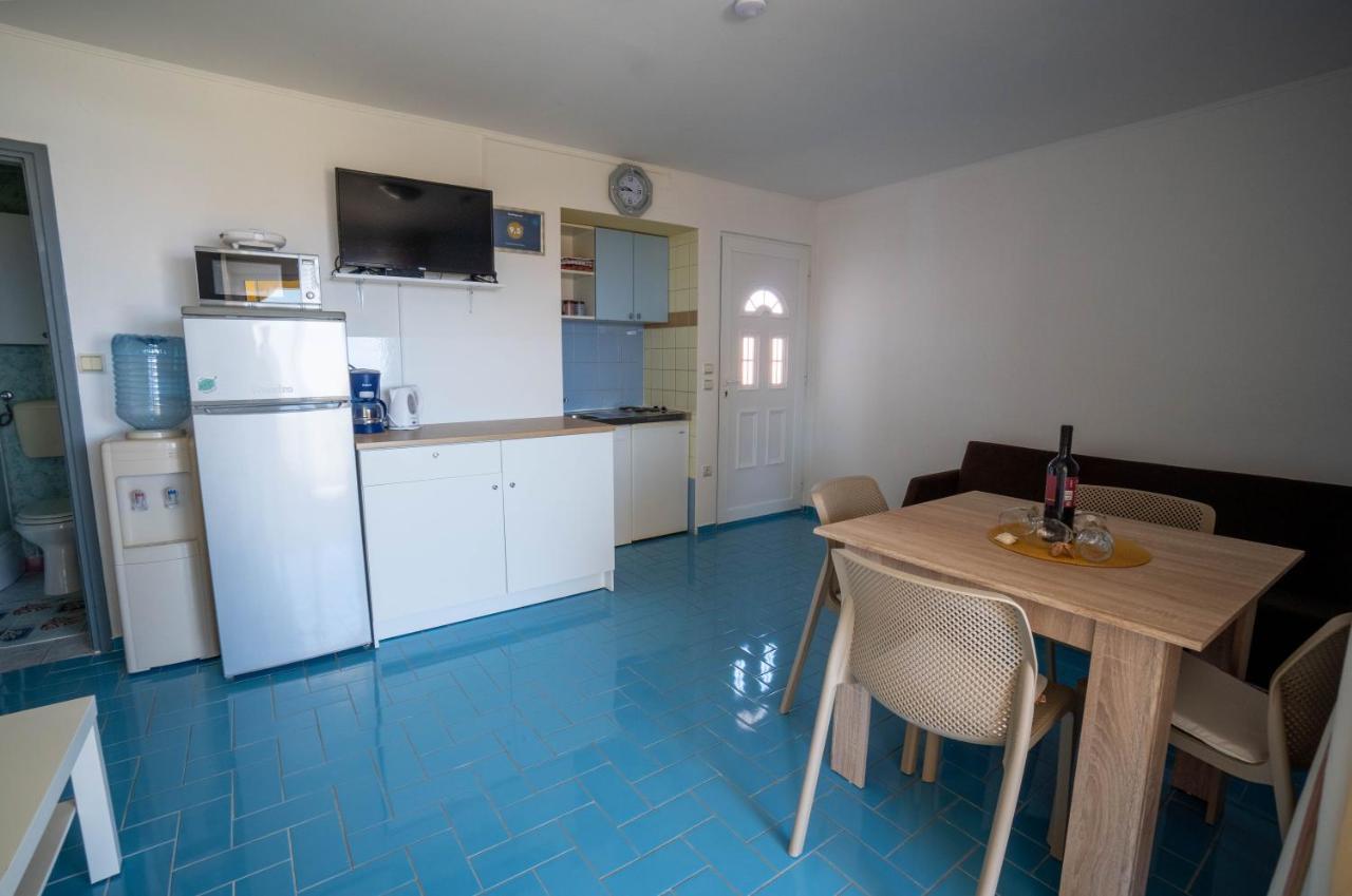 Apartments Pavic Vir Exterior foto