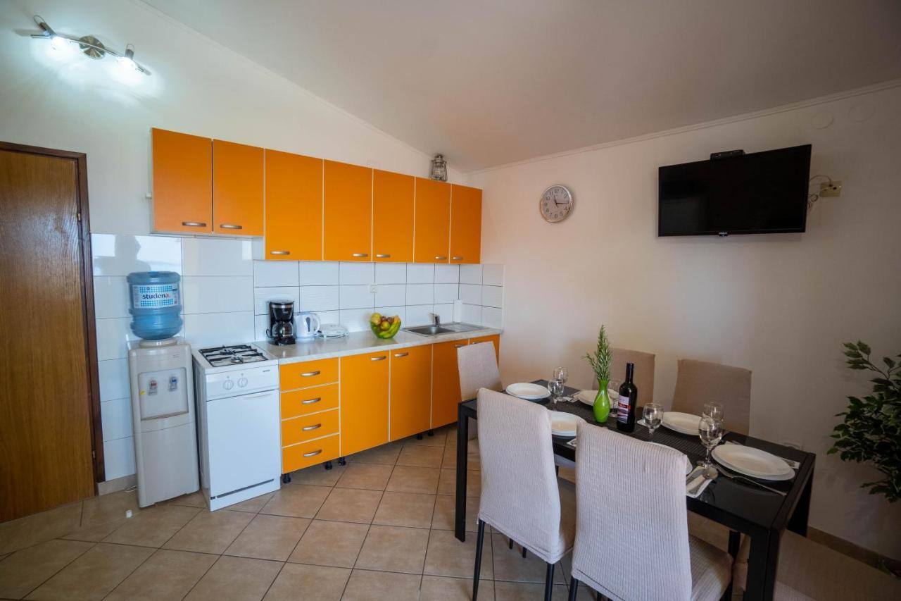 Apartments Pavic Vir Exterior foto