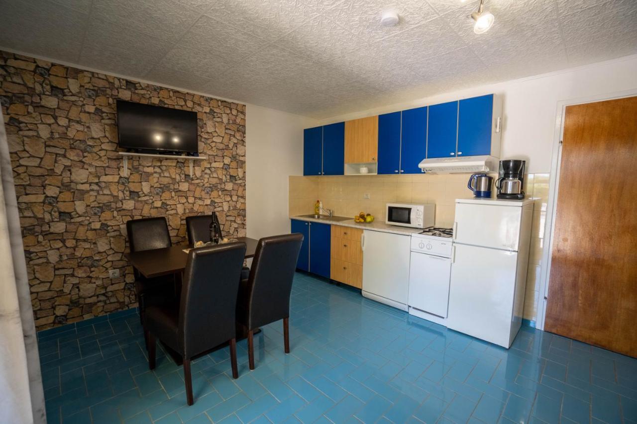 Apartments Pavic Vir Exterior foto